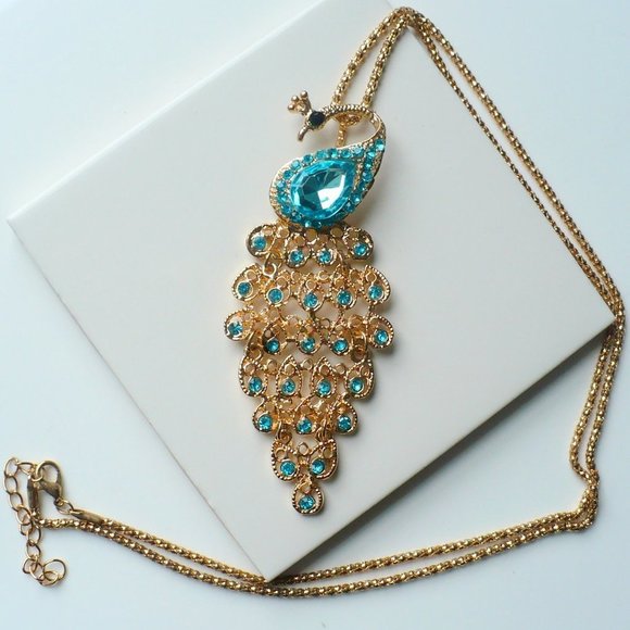 ❤️ Rhinestone Peacock Pendant Necklace Teal and Gold-tone, With Movable Tail - Picture 8 of 9